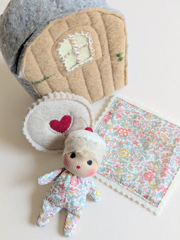 Bakewell Tart Pixie Play set