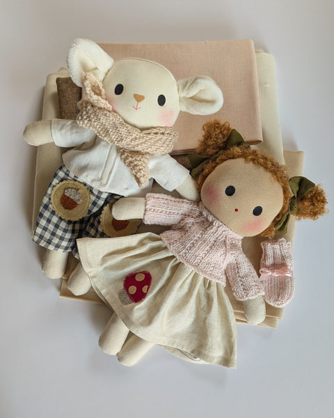 Daisy - dress up doll - Cinnamon Hair
