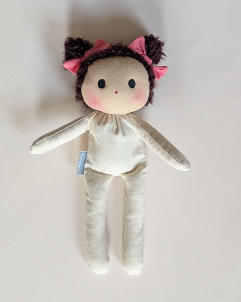 Elsie - dress up doll - Brown Hair