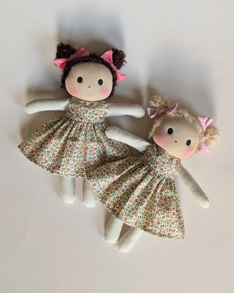 Elsie - dress up doll - Brown Hair