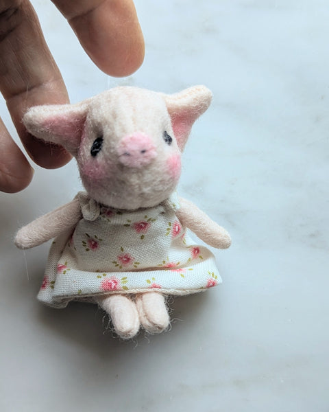 Tiny Piglets (1)