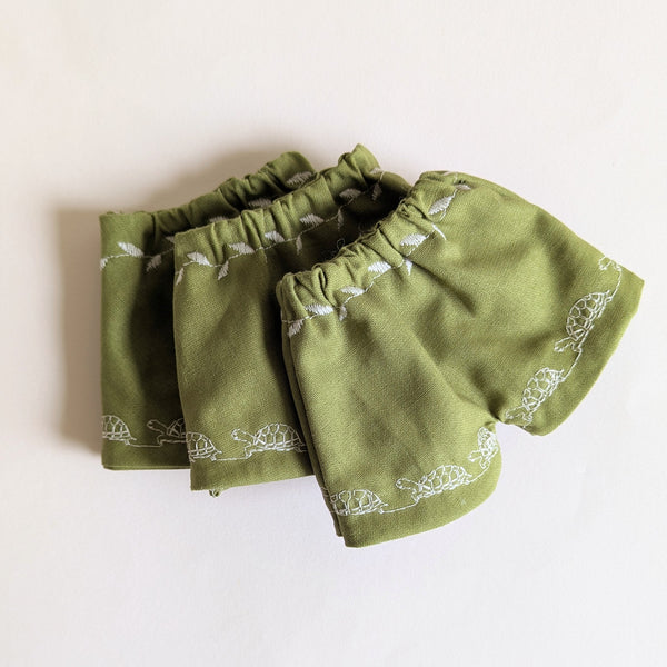 Embroidered 'tortoise' Gardening shorts