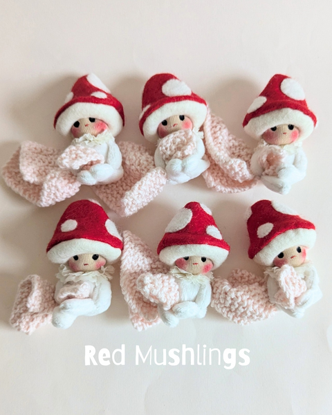 Mushlings - Red (seated + blankets)