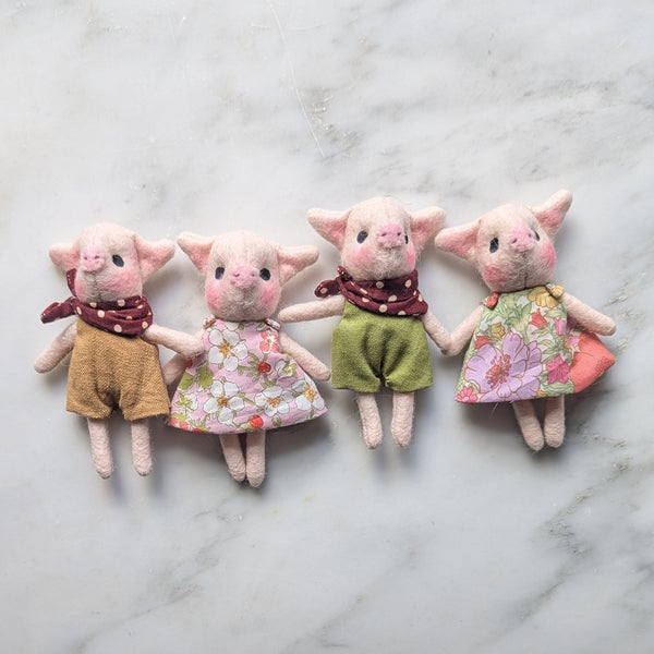 Tiny Piglets (1)