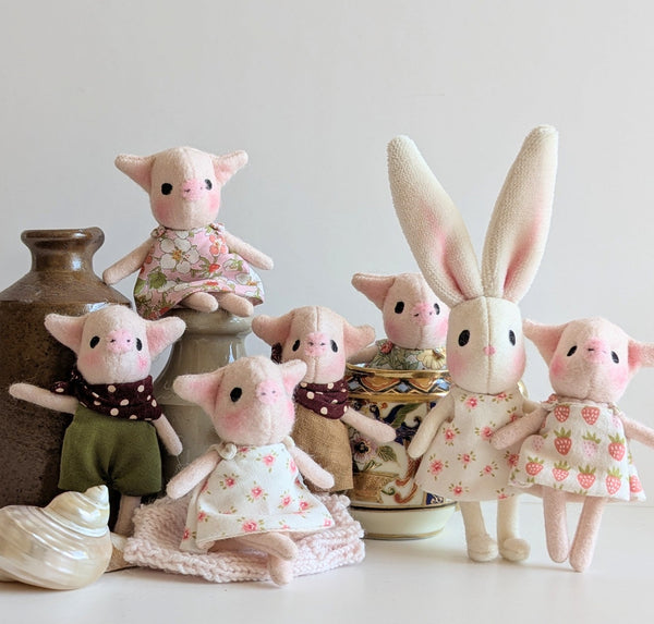 Tiny Piglets (1)